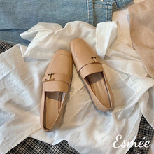 將圖片載入圖庫檢視器 Khaki-Leather-Loafers-with-T-Metal-Buckle-product-shots