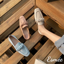 Load image into Gallery viewer, Lambskin-Leather-Loafers-with-Ribbon-Design-product-shots