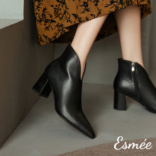 將圖片載入圖庫檢視器 Leather-High-Heel-Ankle-Boots-with-V-Cut-Design-model-shots