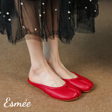 將圖片載入圖庫檢視器 Red-Leather-Cloven-Mules-model-shots