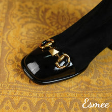 將圖片載入圖庫檢視器 Suede-Ankle-Boots-with-Horsebit-Metal-and-Rockstud-Heels-product-shots-detail-1