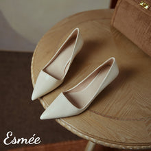 將圖片載入圖庫檢視器 Leather High Heels with Special Cutting