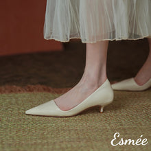 將圖片載入圖庫檢視器 Leather High Heels with Special Cutting