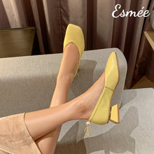 將圖片載入圖庫檢視器 Leather High Heels with Pearl Design