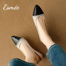 將圖片載入圖庫檢視器 Beige-Tweed-Fabrics-Sandals-with-Black-Toe-Cap-and-Chain-Design-model-shots
