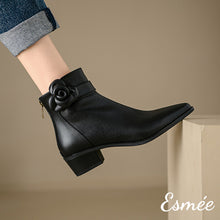 將圖片載入圖庫檢視器 Black-Leather-Ankle-Boots-with-Pointed-Toe-and-Rosebud-Design-model-shots
