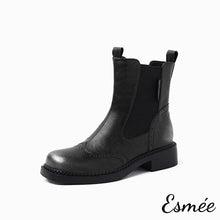 將圖片載入圖庫檢視器 Black-Leather-Chelsea-Boots-with-Brogue-Design-product-shots-white-background
