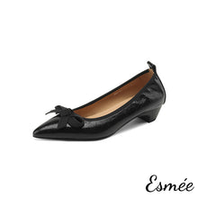 將圖片載入圖庫檢視器 Black-Leather-Flats-with-Bow-Knot-product-shots-white-background
