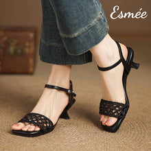 將圖片載入圖庫檢視器 Black-Leather-High-Heel-Sandals-with-Knitting-Design-model-shots
