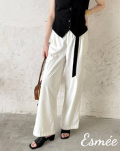將圖片載入圖庫檢視器 Black-Leather-High-Heel_Mules-with-Squared-Toe-Design-model-shots1
