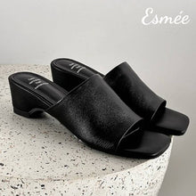 將圖片載入圖庫檢視器 Black-Leather-High-Heel_Mules-with-Squared-Toe-Design-product-shots
