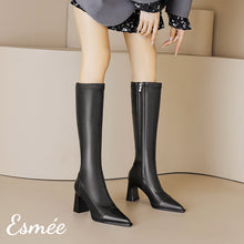 將圖片載入圖庫檢視器 Black-Leather-Long-Boots-with-Leather-Toe-and-Heel-Cap-model-shots
