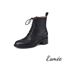 將圖片載入圖庫檢視器 Black-Leather-Marten-Boots-with-Brogue-Design-product-shots-white-background
