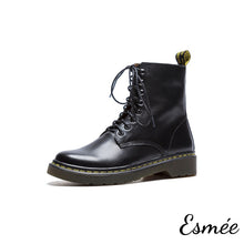 將圖片載入圖庫檢視器 Black-Leather-Marten-Boots-with-Welt-Design-product-shots-white-background
