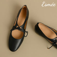 將圖片載入圖庫檢視器 Black-Leather-Maryjanes-with-Bow-Knot-Design-product-shots
