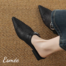 將圖片載入圖庫檢視器 Black-Leather-Mules-with-Hole-and-Grenadine-Design-model-shots
