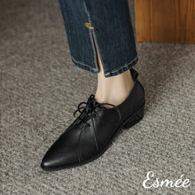 將圖片載入圖庫檢視器 Black-Leather-Pointy-Toe-Oxford-Shoes-with-4.5-cm-block-heels-model-shots
