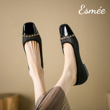 將圖片載入圖庫檢視器 Black-Net-Fabrics-Flats-with-Patent-Leather-Toe-Cap-and-Chain-Design-model-shots
