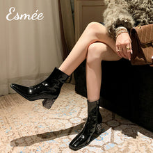 將圖片載入圖庫檢視器 Black-Patent-Leather-Ankle-Boots-with-Transparent-Heels-model-shots
