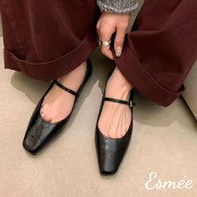 Load image into Gallery viewer, Black-Shiny-Leather-Maryjanes-with-2-cm-Invisible-Increased-Height-Design-model-shots
