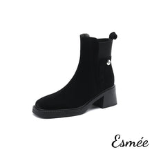 將圖片載入圖庫檢視器 Black-Suede-Ankle-Boots-with-Ribbon-Rear-Design-product-shots-white-background
