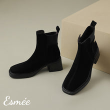 將圖片載入圖庫檢視器 Black-Suede-Ankle-Boots-with-Ribbon-Rear-Design-product-shots
