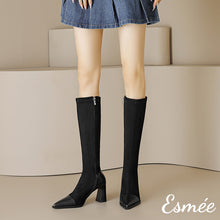 將圖片載入圖庫檢視器 Black-Suede-Long-Boots-with-Leather-Toe-and-Heel-Cap-model-shots
