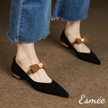 將圖片載入圖庫檢視器 Black-Suede-Low-Heels-with-Bow-Knot-Straps-model-shots
