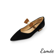 將圖片載入圖庫檢視器 Black-Suede-Low-Heels-with-Bow-Knot-Straps-product-shots-white-background
