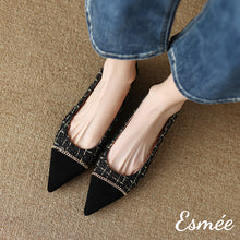 將圖片載入圖庫檢視器 Black-Tweed-Fabrics-Flats-with-Black-Pointy-Toe-and-Chain-Design-model-shots
