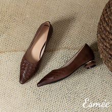 將圖片載入圖庫檢視器 Brown-Leather-Heels-with-Woven-and-Special-Designed-Heels-product-shots
