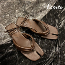 將圖片載入圖庫檢視器 Brown-Leather-High-Heel-Sandals-with-Cloven-Design-product-shots
