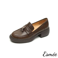 將圖片載入圖庫檢視器 Brown-Leather-Loafers-with-Platform-and-5.5-cm-Heels-Design-product-shots-white-background
