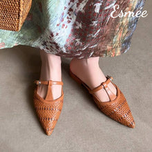 將圖片載入圖庫檢視器 Brown-Leather-Mules-with-Roman-and-T-Strap-Design-model-shots
