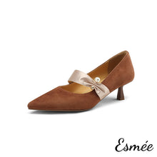 將圖片載入圖庫檢視器 Brown-Suede-High-Heel-with-Silk-Straps-product-shots-white-background
