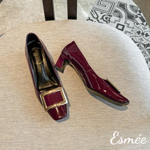 Load image into Gallery viewer, Burgundy-Patent-Leather-4-cm-High-Heels-with-Metal-Buckle-product-shots
