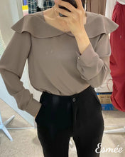 將圖片載入圖庫檢視器 Korean Chiffon Blouse with Scalloped Lapel
