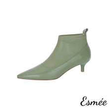 將圖片載入圖庫檢視器 Green-Leather-Ankle-Boots-with-Kitten-Heels-product-shots-white-background
