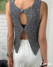 將圖片載入圖庫檢視器 Grey-Cotton-Knitted-Tank-Top-with-Back-Buckle-Design-model-shots-2
