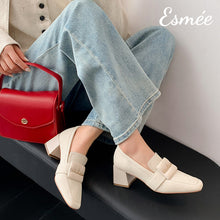 將圖片載入圖庫檢視器 Ivory-Lambskin-Leather-High-Heel-Loafers-with-Leather-Ornaments-model-shots
