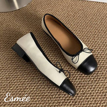 將圖片載入圖庫檢視器 Ivory-Leather-Ballets-with-Bow-Knot-and-Black-Toe-Cap-product-shots
