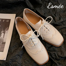 將圖片載入圖庫檢視器 Ivory-Leather-Brogue-Oxford-with-Squared-Toe-Design-porduct-shots
