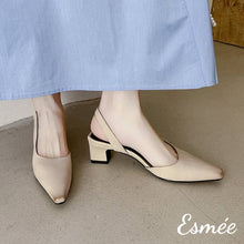 將圖片載入圖庫檢視器 Ivory-Leather-High-Heel-D_Orsay-Slingback-model-shots
