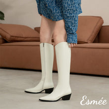 將圖片載入圖庫檢視器 Ivory-Leather-High-Heel-Long-Boots-with-Pointed-Toe-Design-model-shots
