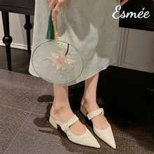 將圖片載入圖庫檢視器 Ivory-Leather-High-Heel-Mules-with-Bow-Knot-Straps-model-shots
