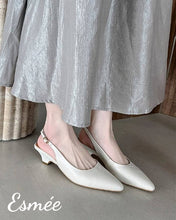 將圖片載入圖庫檢視器 Ivory-Leather-High-Heel-Slingback-model-shots
