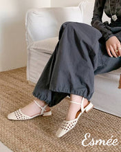 將圖片載入圖庫檢視器 Ivory-Leather-Sandals-with-Ankle-Straps-and-Woven-Design-model-shots

