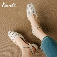 將圖片載入圖庫檢視器 Ivory-Leather-Sandals-with-Hole-Design-model-shots
