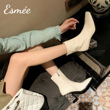 將圖片載入圖庫檢視器 Ivory-Patent-Leather-Ankle-Boots-with-Transparent-Heels-model-shots
