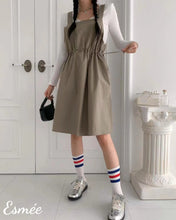 將圖片載入圖庫檢視器 Khaki-Korean-Cotton-One-Piece-with-Elasticated-Waistband-and-Sleeveless-Design-model-shots-1
